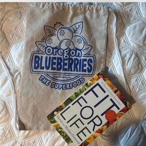Oregon Blueberries Drawstring Bag